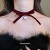 Retro Bow Knot Faux Pearl Clavicle Necklace - Autumn/Winter High-End Hong Kong Style