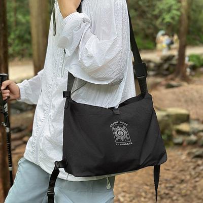 New Shoulder Tote Bag Simple and Fashionable Versatile Bag Commuting Large Capacity Lightweight Adjustable Messenger Bag