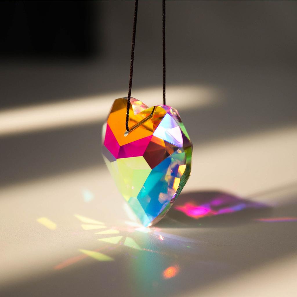 Heart Prism Ornaments Exquisite Polished Surface Hanging Heart Suncatcher Prism Pendant for Christmas Decoration Photographic Ornament Rainbow
