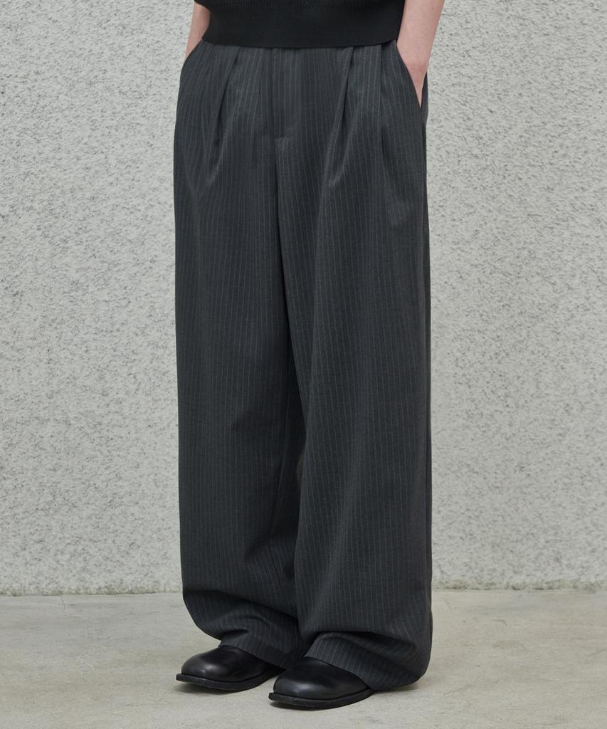 GLW Double-Pleat Wide Striped Slacks Charcoal