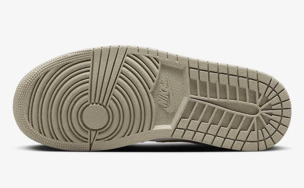 FN3722-701 Nike Air Jordan 1 Low SE Team Gold (Women's)