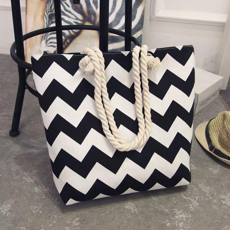 Large Capacity Canvas Bag Women's Shoulder Bag Going Out To Work Shopping Commuting Large Bag Embroidered Canvas Tote Bag