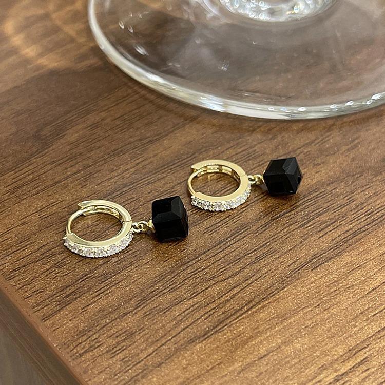 Trendy Black Square Ear Cuff - Women s French Luxury Slimming Earrings