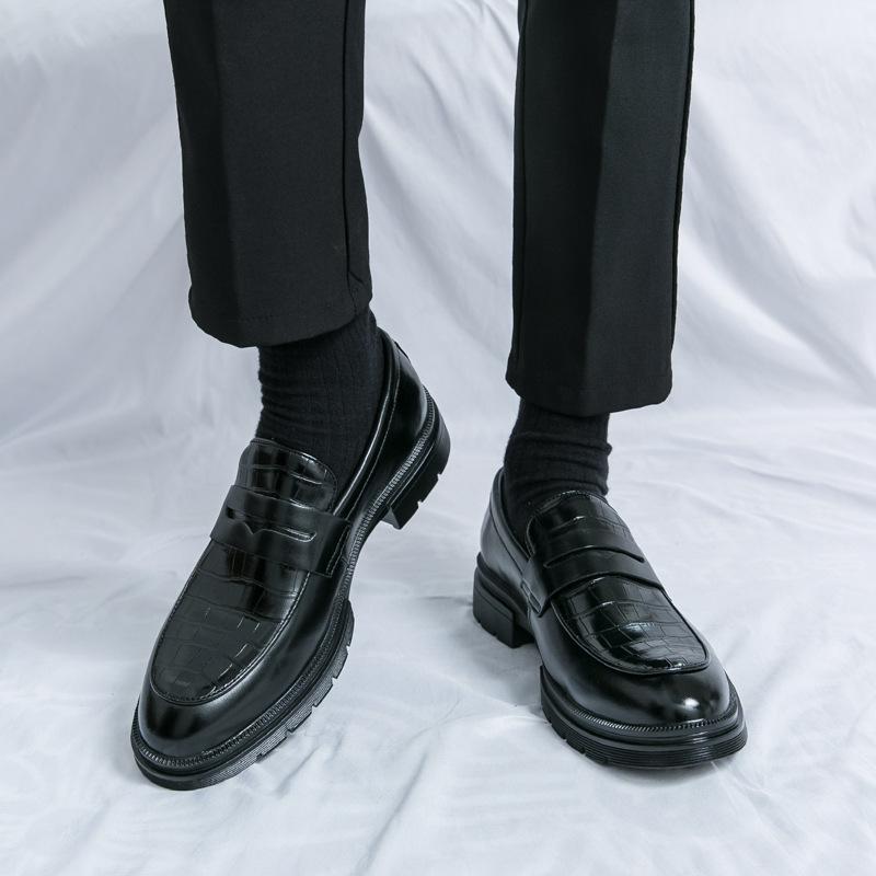 Large size leather shoes 2025 spring and autumn men's lazy business dress groom wedding shoes burgundy