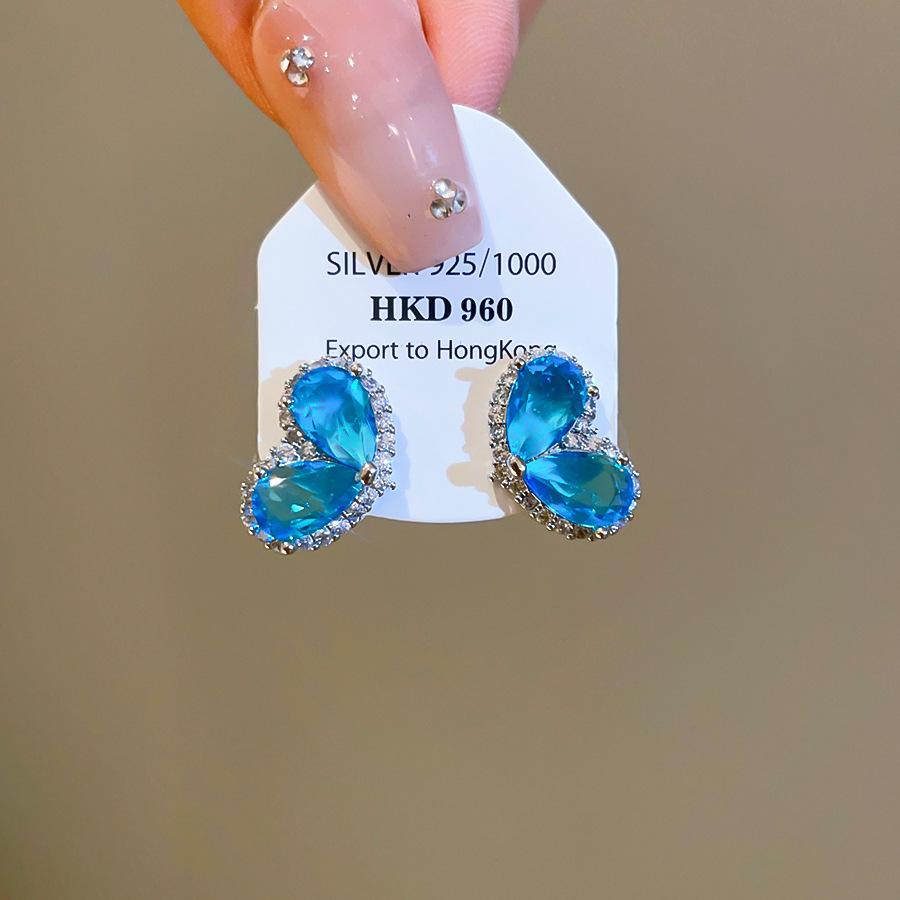 Gradient Color Crystal Butterfly Stud Earrings Shiny Rhinestone Women Fashion Ear Jewelry