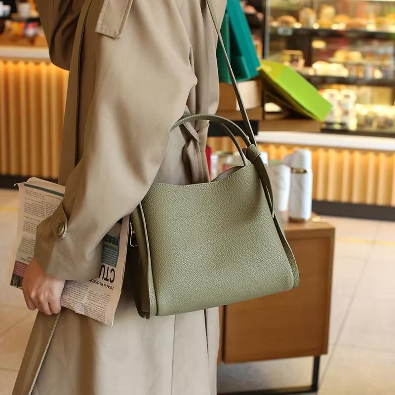 Women's Cowhide Genuine Leather Shoulder Bag Female Fashion Luxury Designer Handbags Lady Commuting Large Capacity Bucket Bags