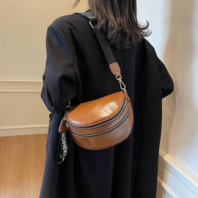 This year's popular small bags women's bags autumn and winter 2025 new Korean niche versatile messenger bags sports saddle bags