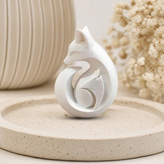 3D Printed Fox Sculpture, Matte White Minimalist Solid Structure Ornament, Stain-Resistant Smooth Surface Compact Art Piece for Housewarming Birthday