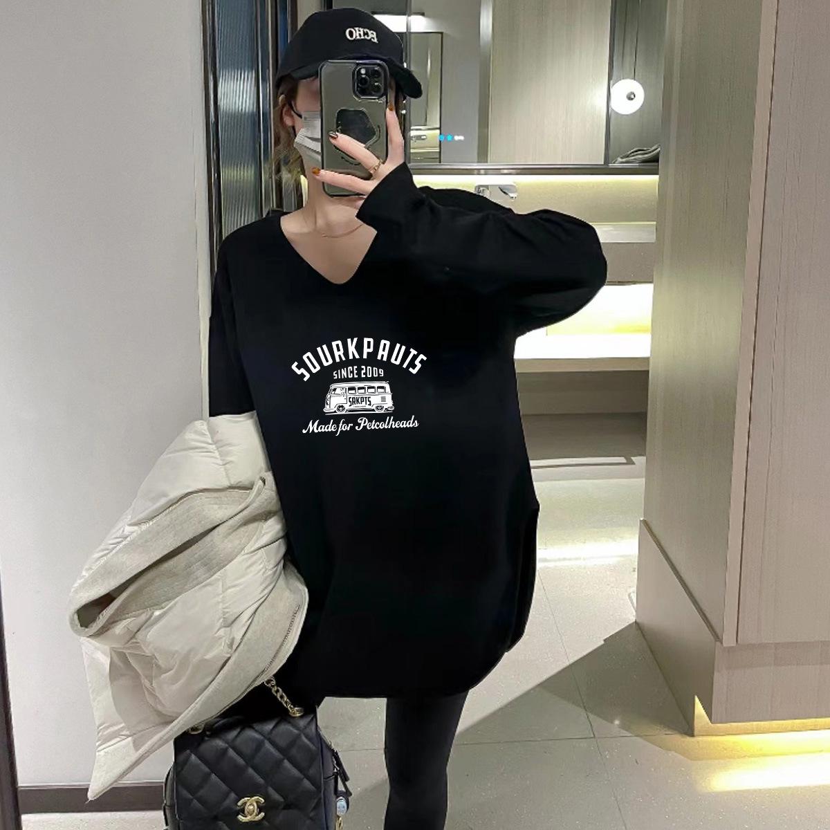 

Women s White V-Neck Long-Sleeve Loose T-Shirt for Layering - Mid-Length Hip-Covering Top L