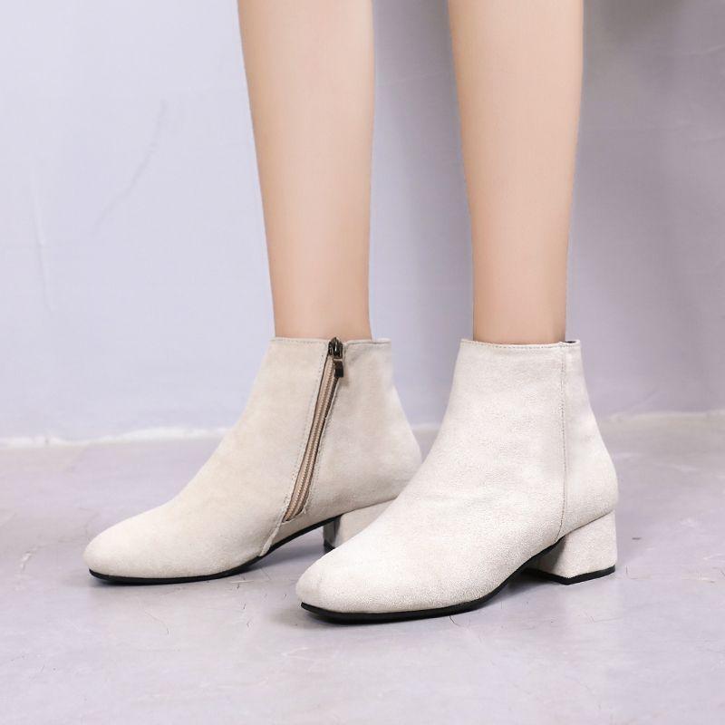 Versatile Square Head Medium Heel Short Boots Women's 2025 Autumn and Winter New Fashion Casual Simple Martin Boots Thick Heel Boots Children