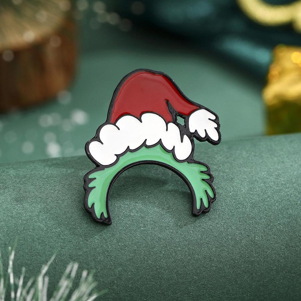 Exquisite Alloy Snowflake Reindeer Christmas Hat Brooch
