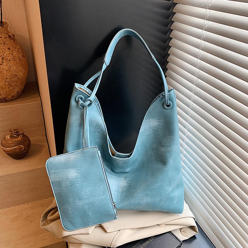 Simple and versatile bag women's large-capacity new summer casual shoulder underarm bag commuter tote bag