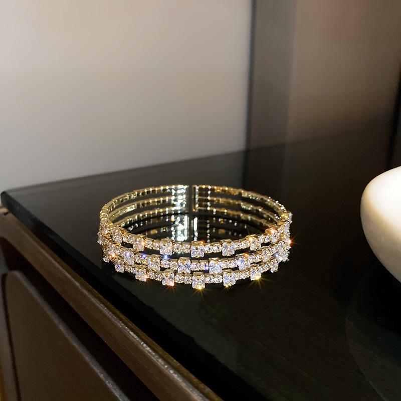 European & American Rhinestone Round Buckle Retro Bracelet – Korean Ins Niche Design, Light Luxury for Women