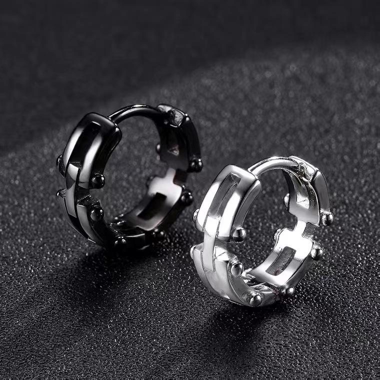 Geometric Net Celebrity Earrings: Trendy Black Hollow Chain Design for Men's Unique Style.