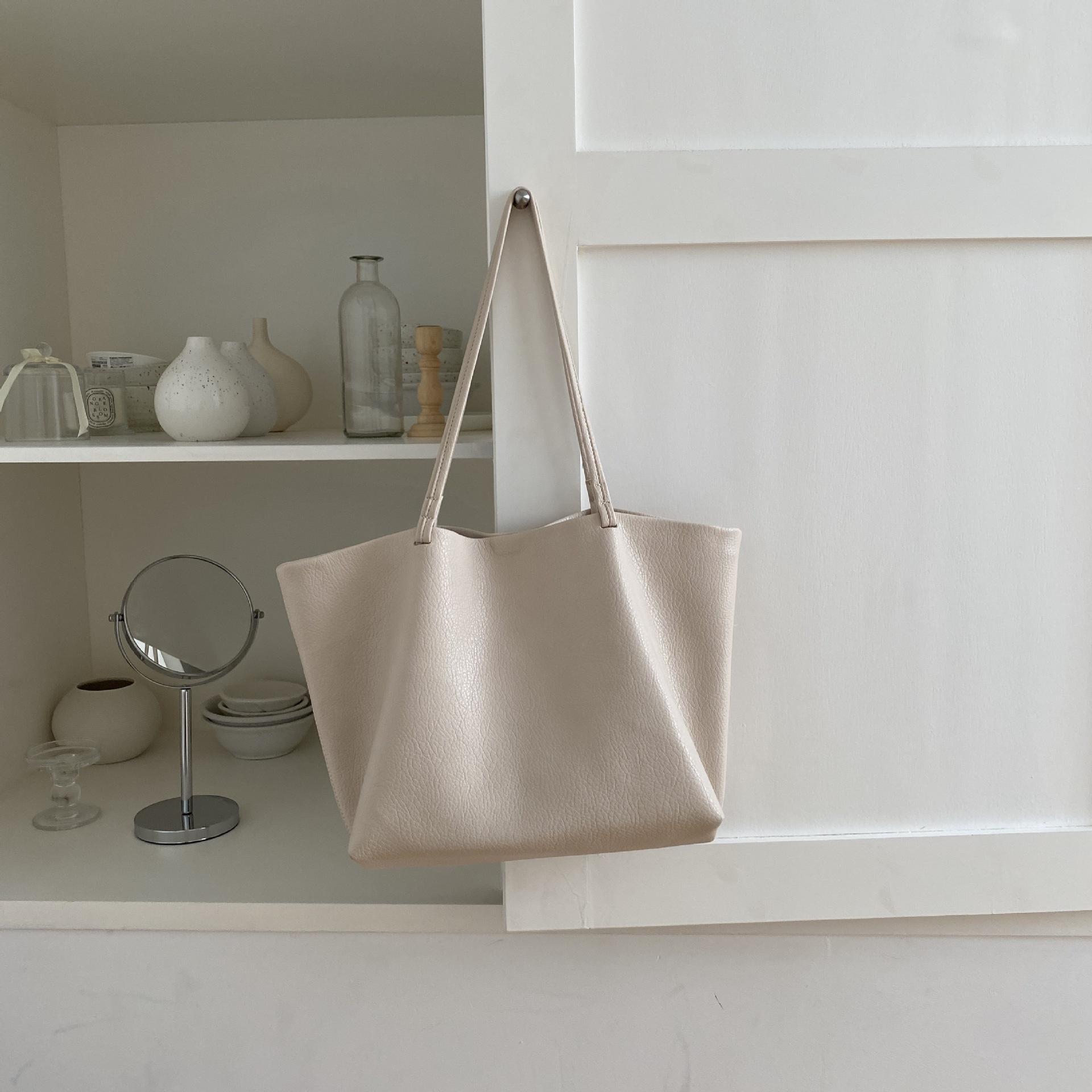 

Korean Classic Casual Versatile Simple Soft Leather Tote Bag with High-end Feel, Large Capacity Handheld Commuting Women s Shoulder Bag белый