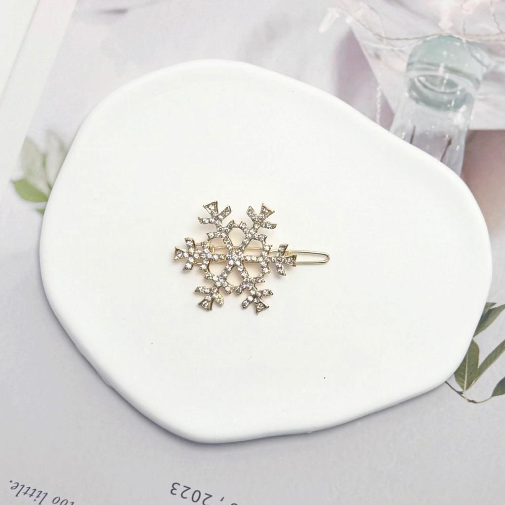 Christmas Snowflake Hair Clip for Women – Elegant Frozen Hairpin Accessory