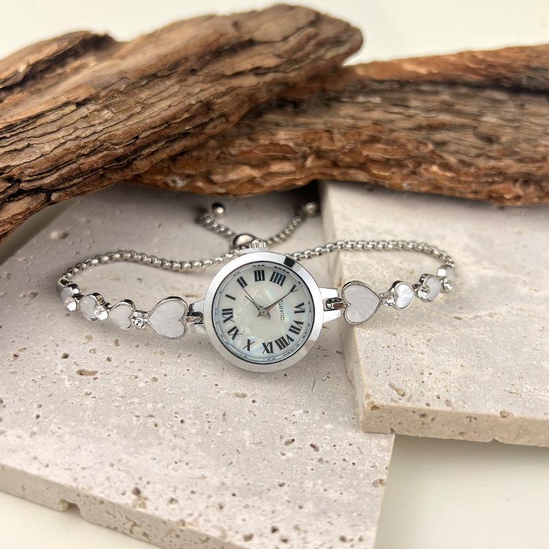 Classic Exquisite Shell Small Dial Watches Love Heart Bracelet Watch Fashion Rhinestone Ladies Wristwatch Clock Gift Reloj Mujer