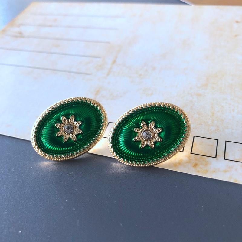 Vintage Women Baroque Green Color Pearl Enamel Earrings Trendy Palace Round Heart Shape Stud Earring Exquisite Lady Stud Earing