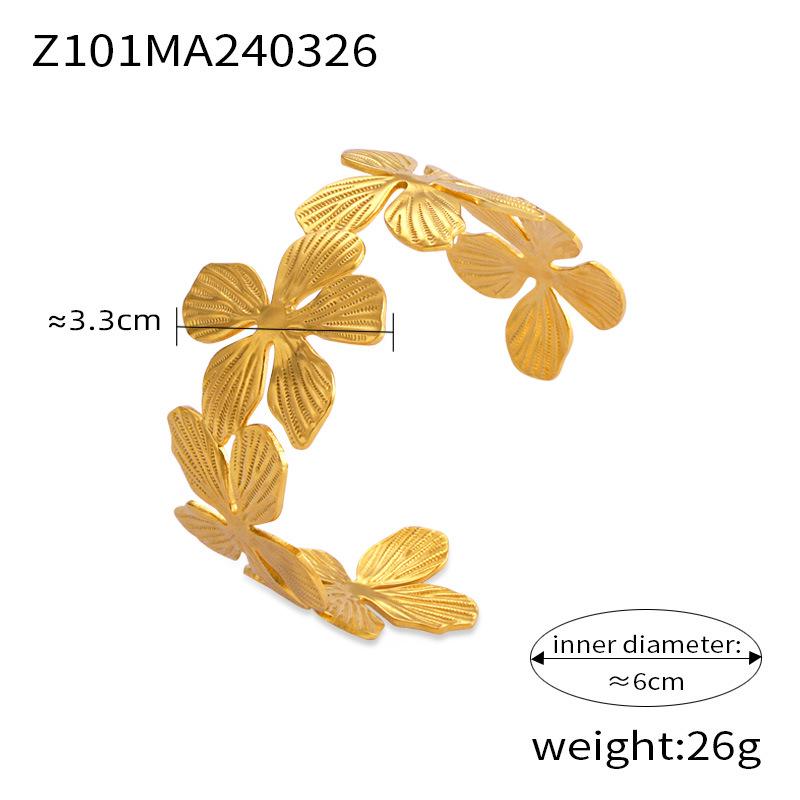 18K Gold-Plated Titanium Steel Flower Bracelet with Rhinestones - Elegant, Colorfast Jewelry for Women