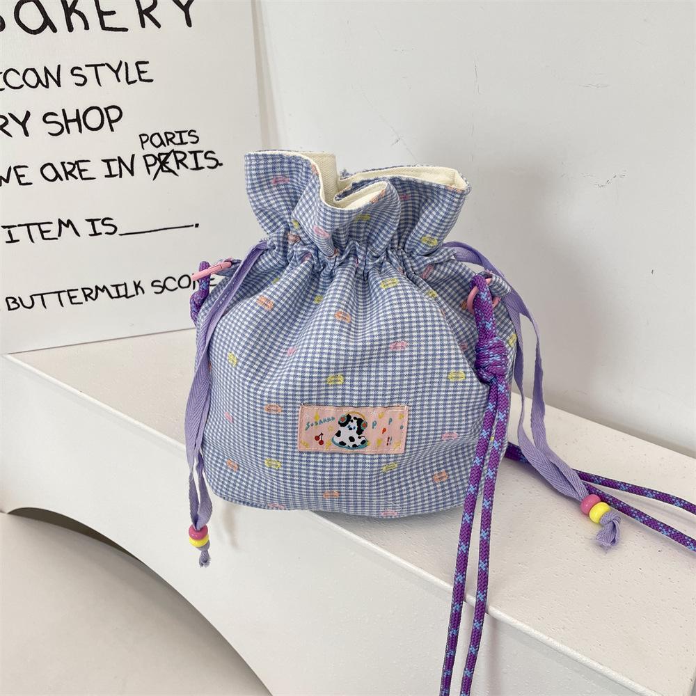 

New drawstring bundle underarm messenger bag dopamine shopping mobile phone bag sundries lipstick finishing bag