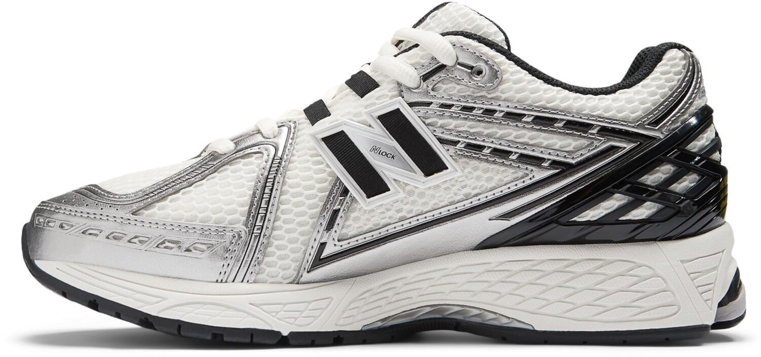 

Кроссовки New Balance 1906R (M1906RER) серебристый металлик/черный/морская соль 43