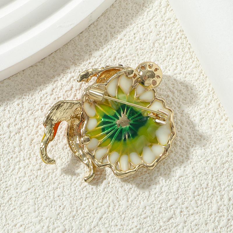 Elegant Women Men Exquisite Enamel Goldfish Lotus Leaf Brooch Badges Fashion Unisex Creative Pearl Crystal Fish Pin Buckle