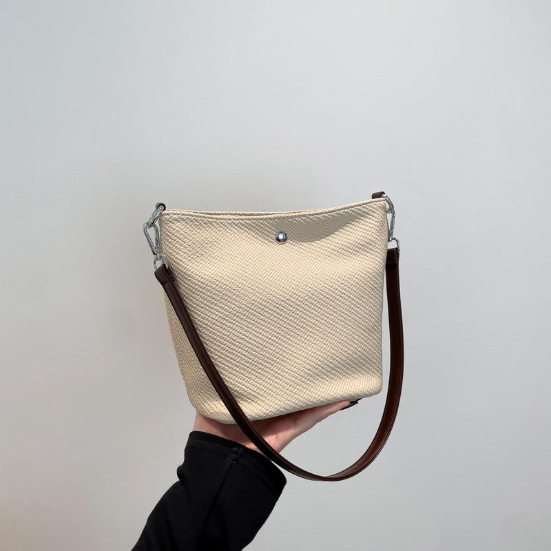 Premium Bag Women's New Popular Fashion Versatile Shoulder Bag Commuter Messenger Bucket Bag Tide