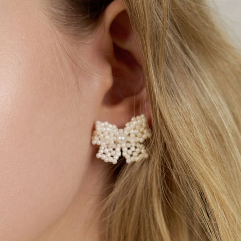 FANTASTIC PLANET Pearl Beads Ribbon Earrings