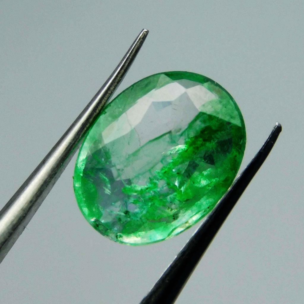 Natural Green Colombian Emerald 7 Carat Loose Gemstone   Oval Cut