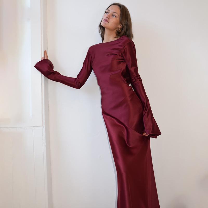 

Новое элегантное и изящное однотонное атласное платье с открытой спиной, высоким разрезом и расклешенными рукавами с длинными рукавами L