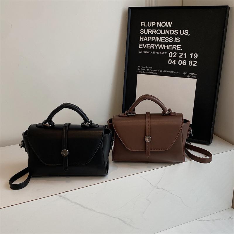 Retro Small Bag, New Women's Bag, Popular Fashion Messenger Bag, Commuter Handbag for Work, Small Square Bag.