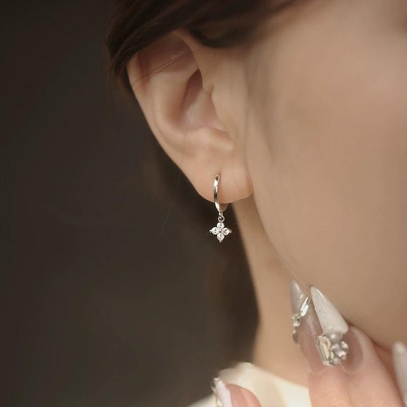Pendientes de Aro de Trébol de Aguja de Plata de Ley 925 Modernos Elegantes para Fiesta de Boda Joyería Accesorios Regalo para Mujeres Niñas