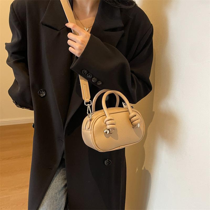 2024 New Fashion Versatile Niche Design Boston Bag Trendy Handbag Exquisite Small Bag Crossbody Bag