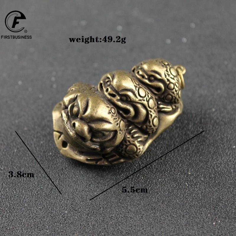 Copper Toad Ornament Antique Hollow Brass Animal Figurines Miniatures Decorations Chinese Feng Shui Crafts Tea Pet Car Keychains