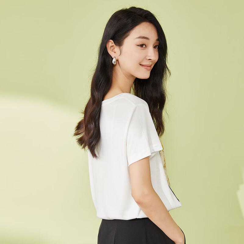 Tatu Women's Embossed Floral Print T-Shirt