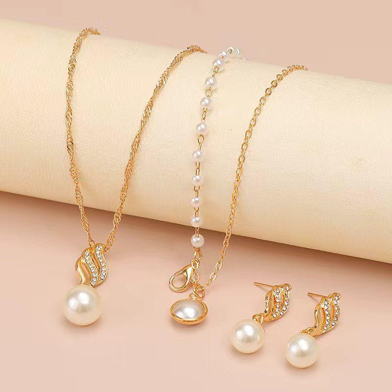 Pearl & Rhinestone Women's Necklace and Earrings Set - Spiral Design