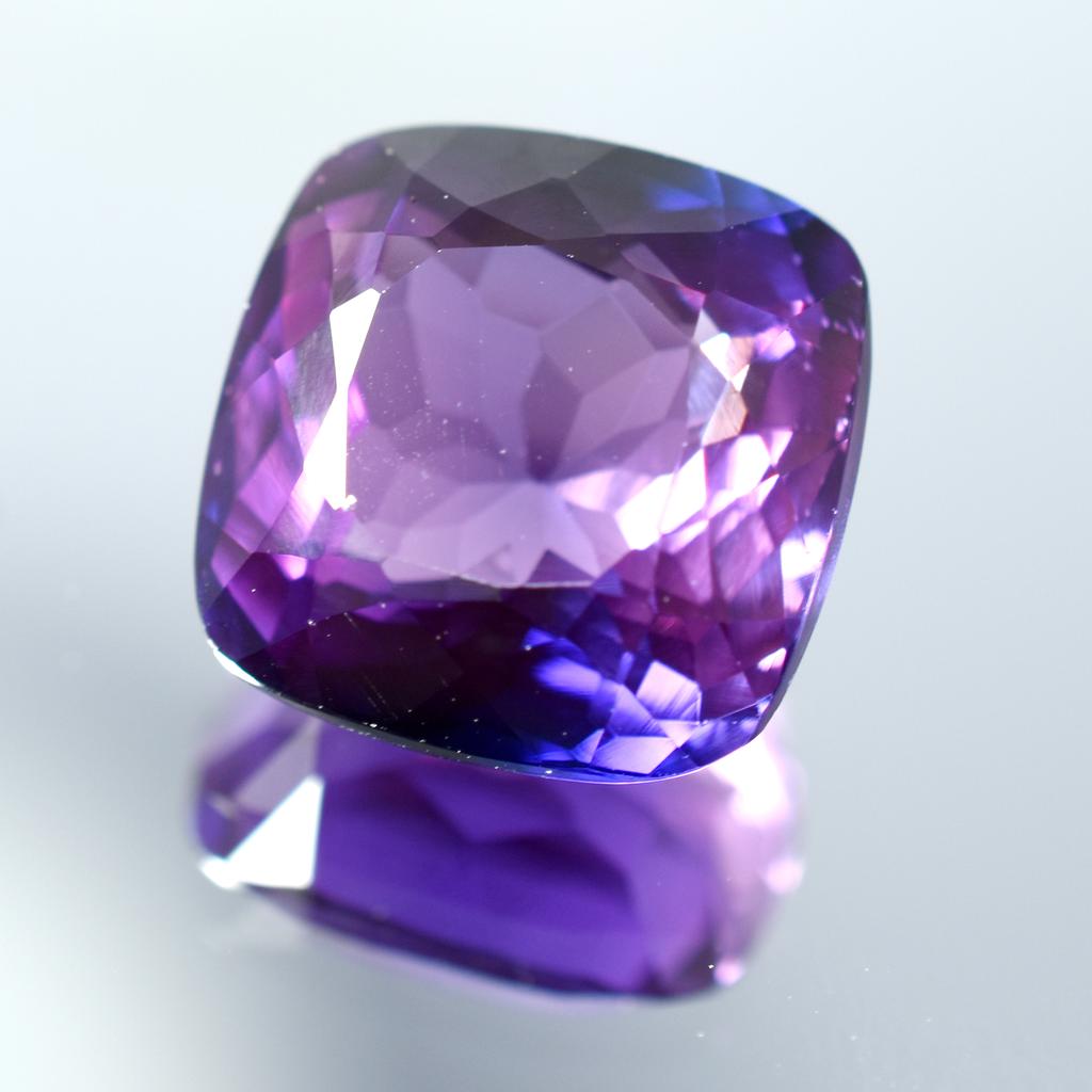 Natural Purple Tanzanite Loose Gemstone 7.65 ct Cushion Cut for Jewelry Making and Gem Collections
