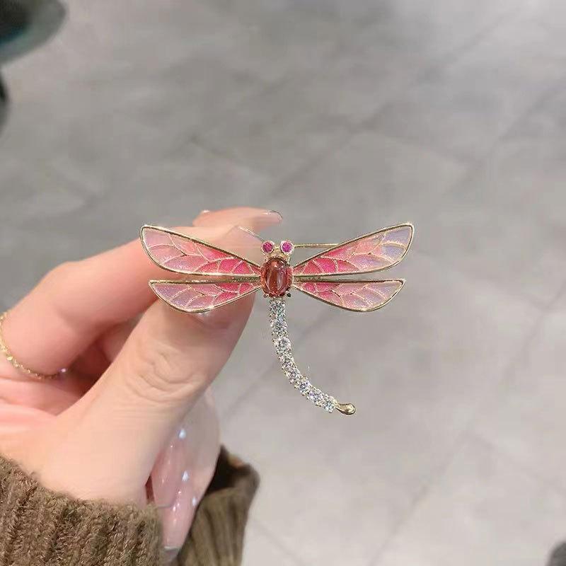 2025 Elegant Deer Brooch with Cat's Eye Rhinestone for Suit or Clothing Accessory