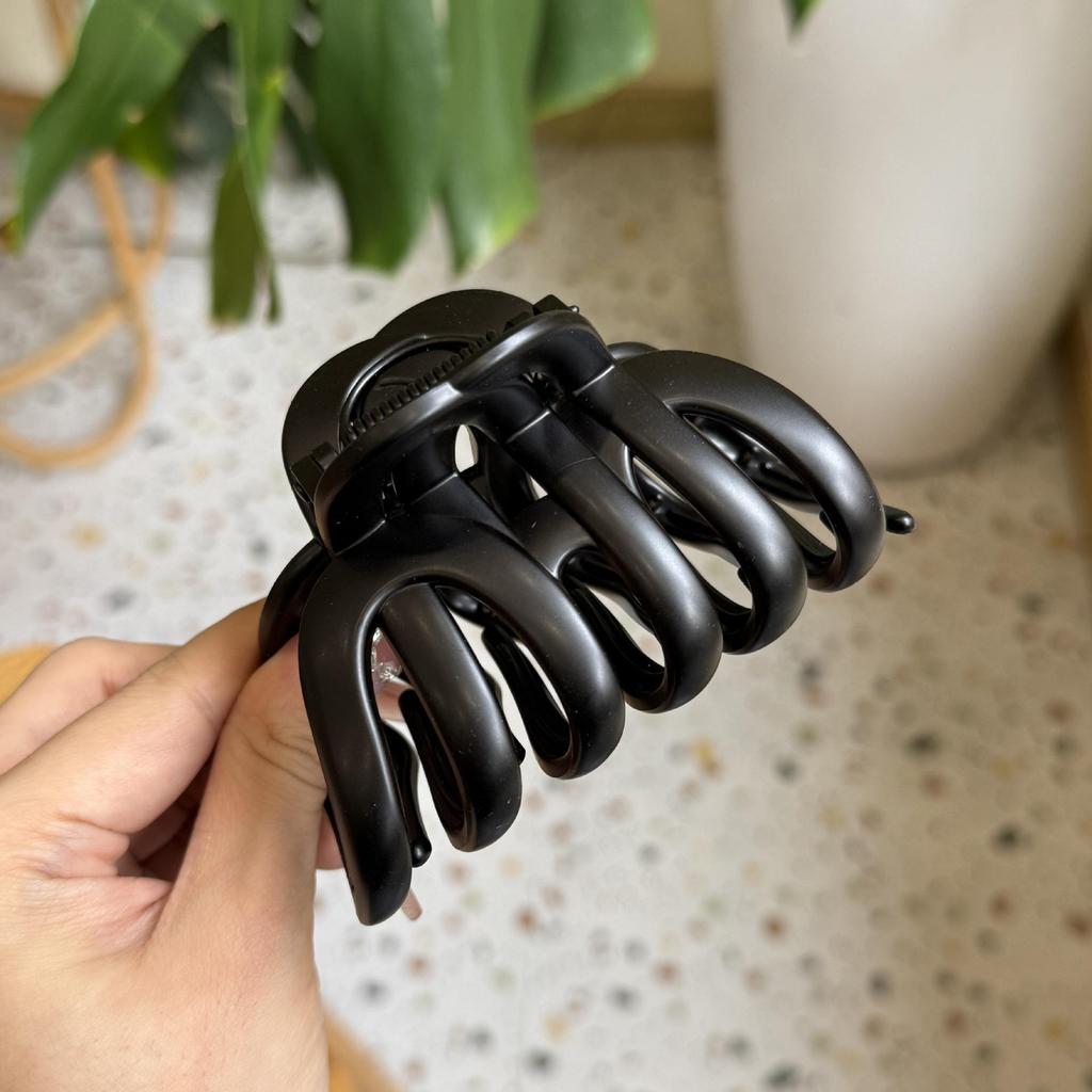 Large Super Grip Pumpkin Claw Clip for Thick Hair - Shark Style Updo Hair Clip 2025