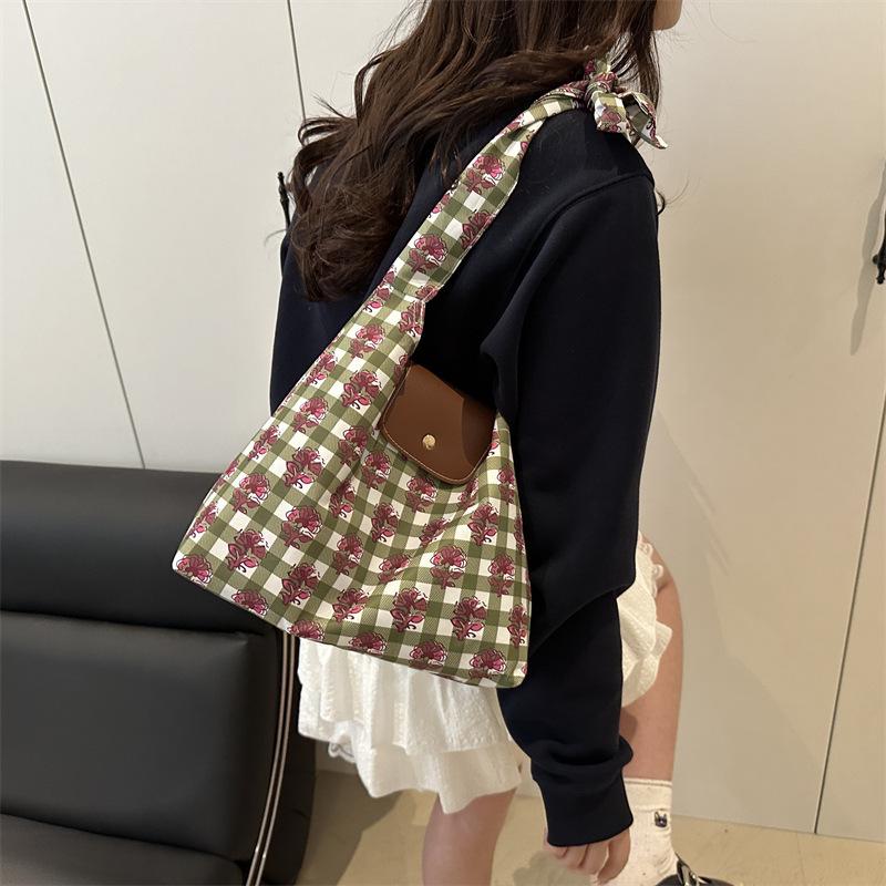 2025 Spring New Casual Simple Tote Bag Women's Commuter Large Capacity Shoulder Bag Fashion Underarm Bag