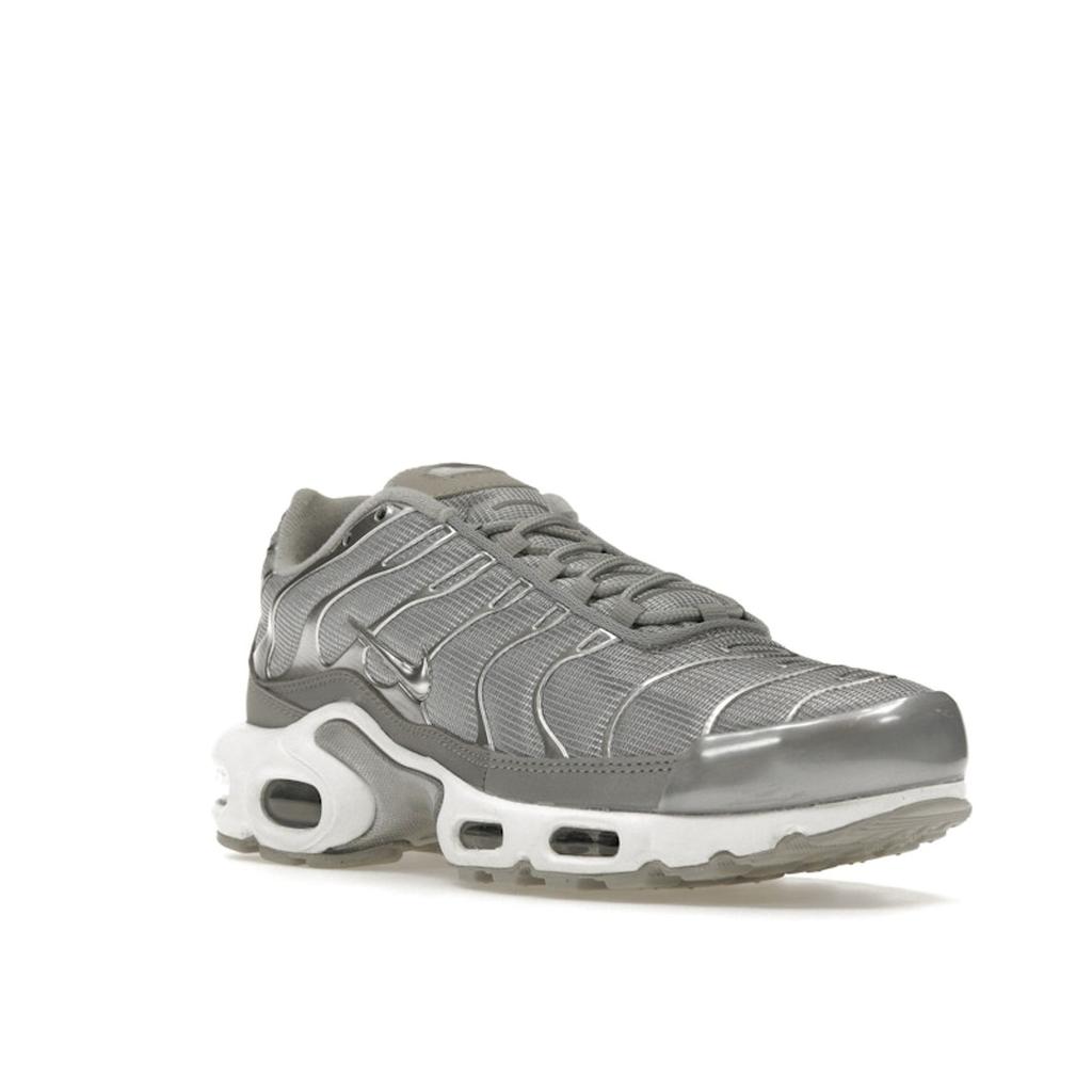Nike Men's Air Max Plus Tuned Air Breathable Mesh Casual Shoes FJ1012-095