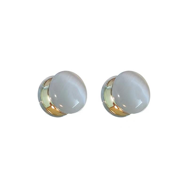 earless magnetic suction circle earrings ins wind simple and fashionable temperament earclips, personalized design versatile earrings