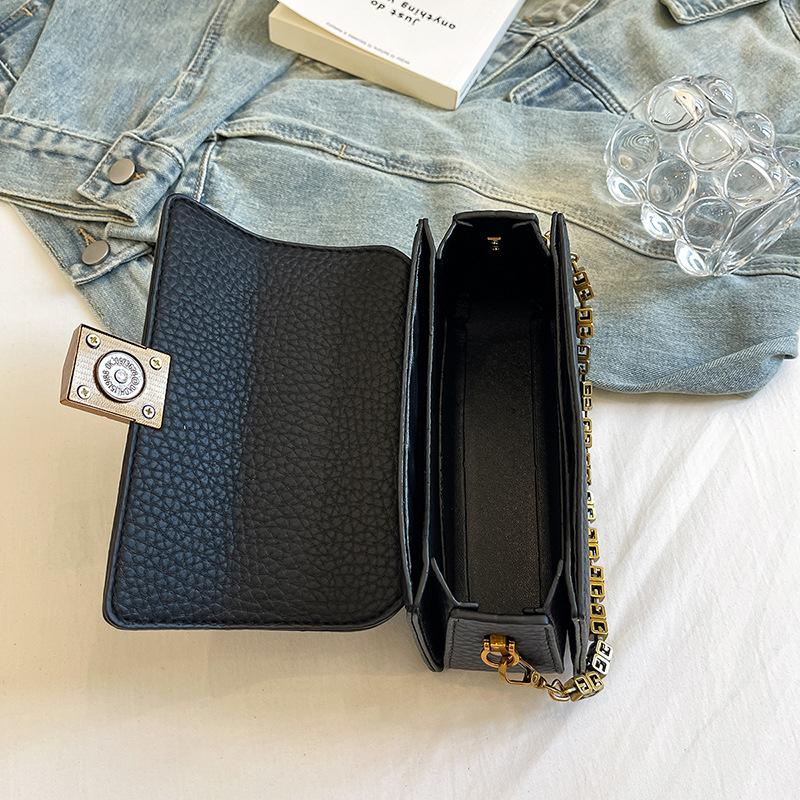 New Stylish and Simple Heavy Industry Chain Flip Bag Portable Shoulder Oblique Span Trendy Women's Bag