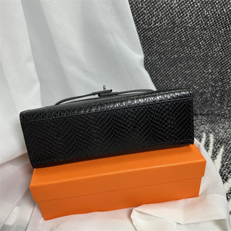 French Niche Temperament Portable Small Bag Women's Bag 2025 New Trendy Fashion Shoulder Bag Foreign Style Snake Pattern Messenger Bag