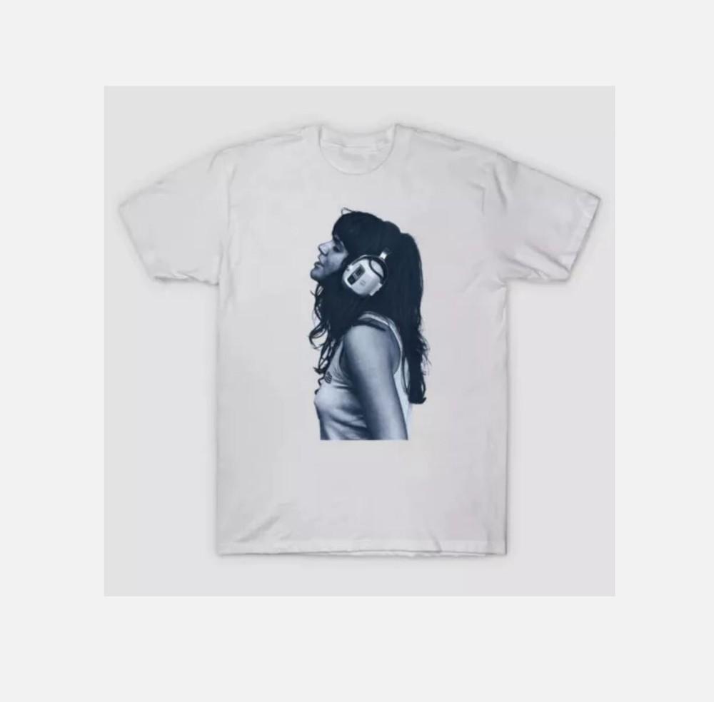 

Classic Linda Ronstadt 1970 Tour Men Tee XL