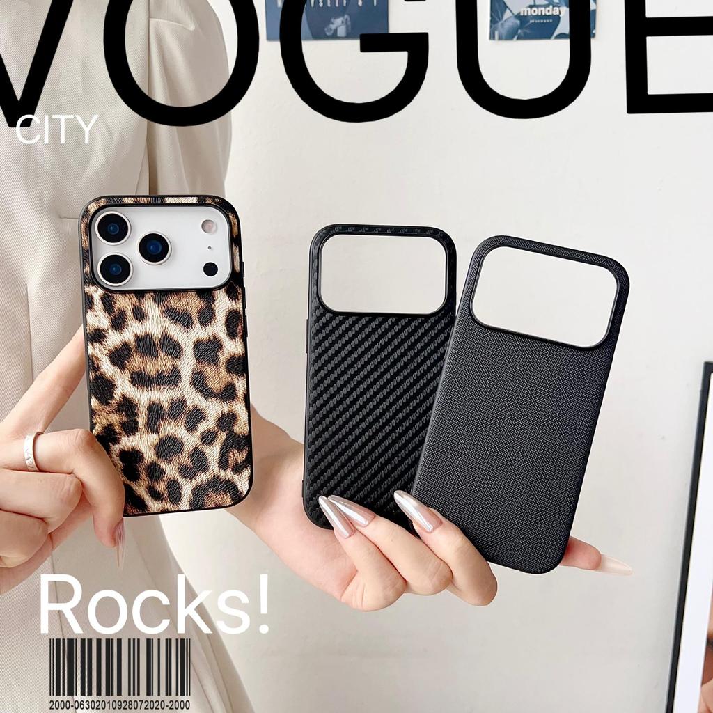 Custodia iPhone 11 in Fibra di Carbonio con Stampa Serpente di Alta Qualità e Adesivo Pelle di Leopardo