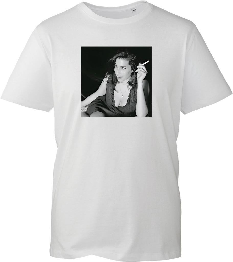 Amy Winehouse Fans Gift T-Shirt Back To Black Soul Singer Music Icon Vintage Tee