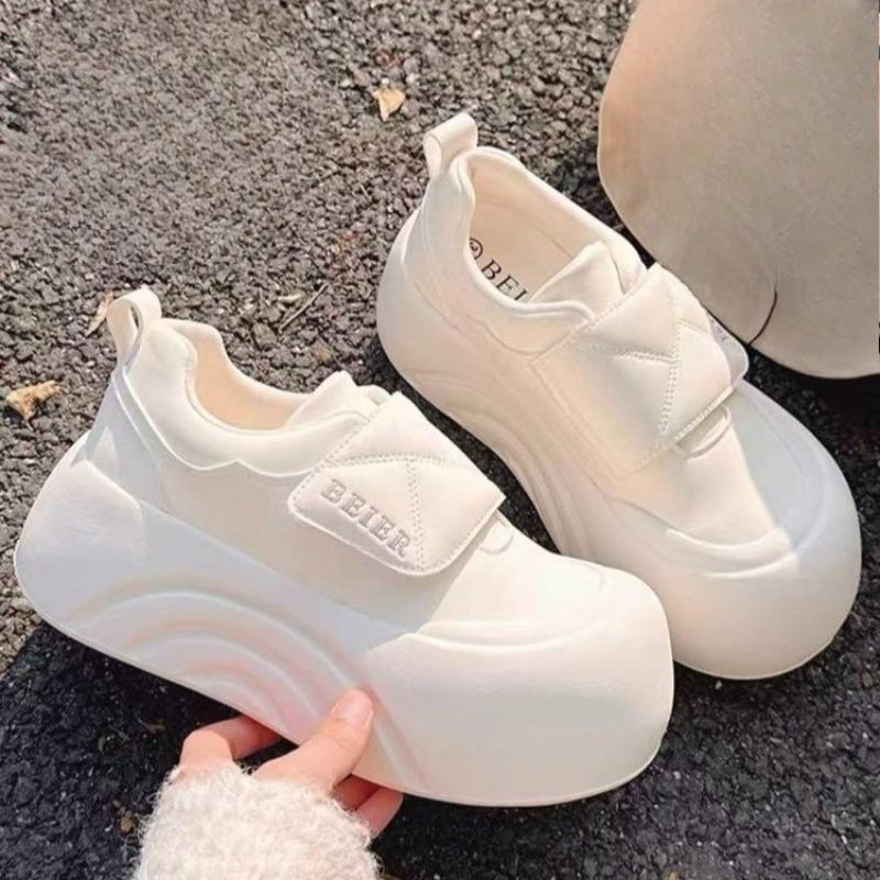 Women's Versatile New Style Flat Shoes with Soft Sole, Suitable for Sports, Breathable and Comfortable Casual Wear.