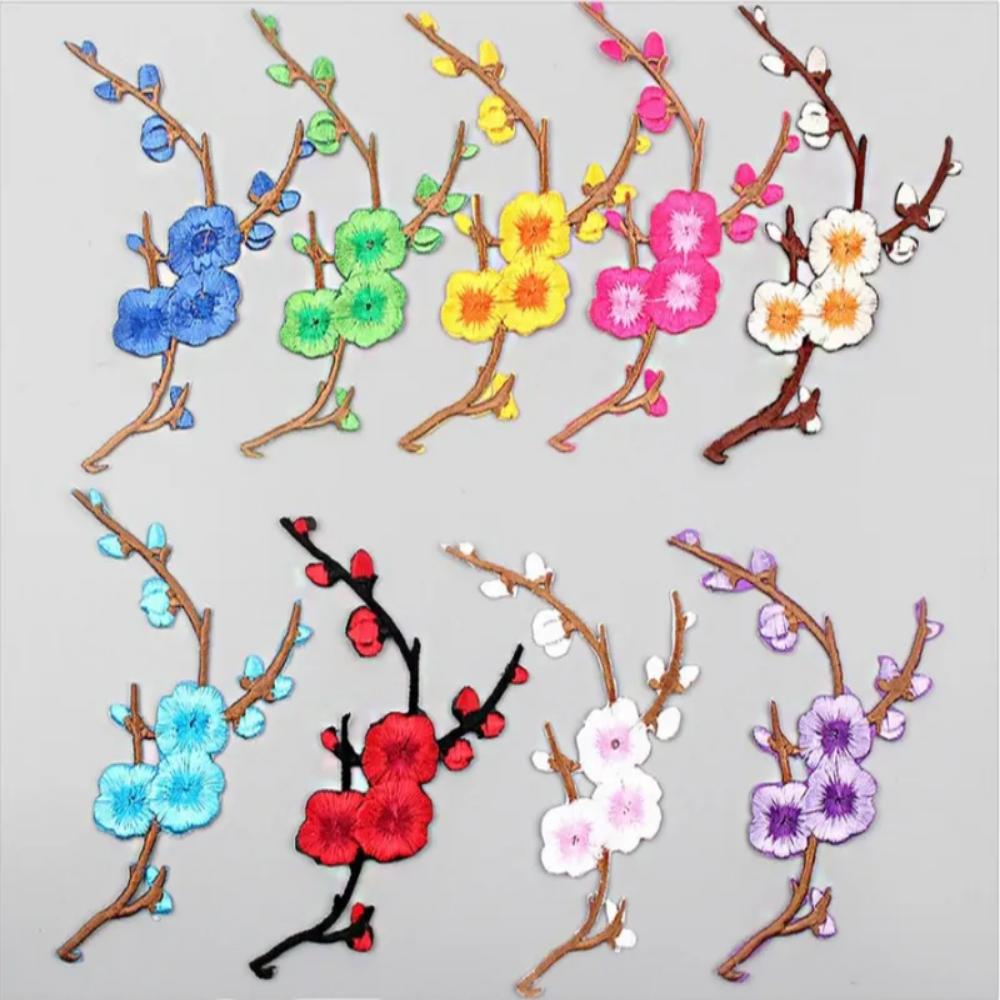 Hanbok(Kore Geleneksel Kumaşı) Nakış Yama/Arma. Çiçek: Erik çiçeği 9 renkten 1'i ısı ile yapıştırılan yama