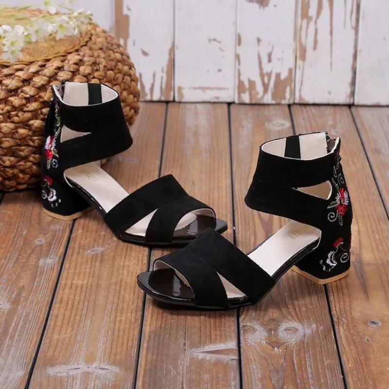 Ethnic Style Embroidered Mid-heel Sandals Women 2024 Summer All-match Thick Heel Elegant Retro Open Toe Embroidered Shoes Women